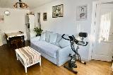 Aux portes de Paris, idéalement situé dans Vanves, bel appartement traversant 4 pièces - 71 m² situé au RDC surélevé, une cave au s/sol. Il dispose du chauffage collectif et du double vitrage isolation renforcé. Il offre une bonne répartition des volumes : entrée, la cuisine est entièrement équipé et carrelée. Un couloir dessert les 2 chambres et 3ème chambre est accessible par le salon (possibilité de créer un double séjour), Salle de bains avec douche, buanderie et WC séparés et carrelés.
Espace de parking collectif dans copropriété.
Volets électriques télécommandé. Double vitrage PVC et Porte blindée.
La cuisine meublée et équipée.
Un dégagement avec grand placard.
La chambre des parents meublé sur-mesure avec le lit 180x200 et placards.
À deux pas de toutes les commodités :
Les cabinets de santé (dentiste, ophtalmo, cardio et généraliste, pharmacie …etc) pressing, banques, Restaurants, boulangeries.
La Mairie, le marché couvert, Intermarché, Picard, La poste.
Ecole maternelle Cabourg, collège Michelet et lycée Michelet.

Transports : Gare SNCF  Vanves-Malakoff 
Métro 13 plateau de Vanves Malakoff,
Bus 59-126-89-391 et 58 et Vélib.
Diagnostic de performance énergétique (DPE) : 329 kWh/m².an (Classe E)
Indice d'émission de gaz à effet de serre (GES) : 65 kg CO₂/m².an (Classe E)
Montant estimé des dépenses annuelles d'énergie électrique de ce logement pour un usage standard, 2021 étant l'année de référence des prix de l'énergie utilisés pour établir cette estimation (75€/ mois).
La copropriété formant 69 lots au total ne faisant l'objet d'aucune procédure en cours et d'un montant de charges d’environ 240€ mensuel (comprenant le chauffage et l'eau froide + eau chaude, ménage partie commune et maintenance ascenseur).
Taxe foncière 832 €.
Prix : 408 000 €. - vilogi.com