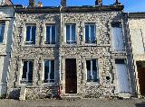 Nous vendons une maison d'une surface de 194m2, avec des combles aménageables qui couvrent toute la surface de la maison, un jardin d'environ 1000m2. La maison se trouve dans un village ardennais (Thilay), à 30 minutes de Charleville-Mézières (liaisons TGV quotidiennes pour Paris), 1.30 de Bruxelles, 15 minutes de la frontière belge (zone touristique). Branchement fibre optique disponible. La région est connue pour ses nombreux sentiers de randonnée à pied, en VTT, en canoë. - vilogi.com