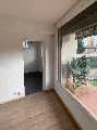 Local commercial de 60 M2 climatisé  profession libérale - bureaux etc pas de restauration 
au 84 BD kennedy 30000 nimes dans résidence sécurisé avec deux parking extérieur en plus 
hall d’entrée - 3 bureaux (1 avec douche)  - dégagement - wc a part - buanderie - au sous sol grand garage de 53 M2 fermé 

loyer mensuel - 790  €
Caution 2 mois 1520 €

provisions sur charges mensuelles en plus  : 
syndic 45 €
O. ménagères 18 €
EAU 7 €

loyer total 860 € net pas de TVA  - vilogi.com